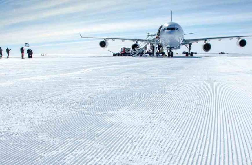 Antarctic A340 flies above ice shelf for 1st time as Airbus tests escape system